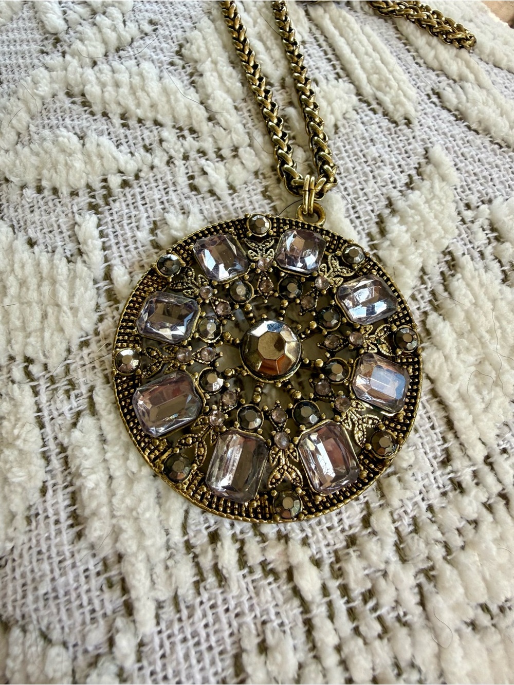 Vintage Style Statement Necklace Gold Tone Crystal Rhinestone Medallion Pendant